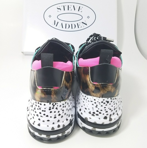 Steve Madden Wild style Cliff Sneaker. WOMANS - Picture 5 of 8
